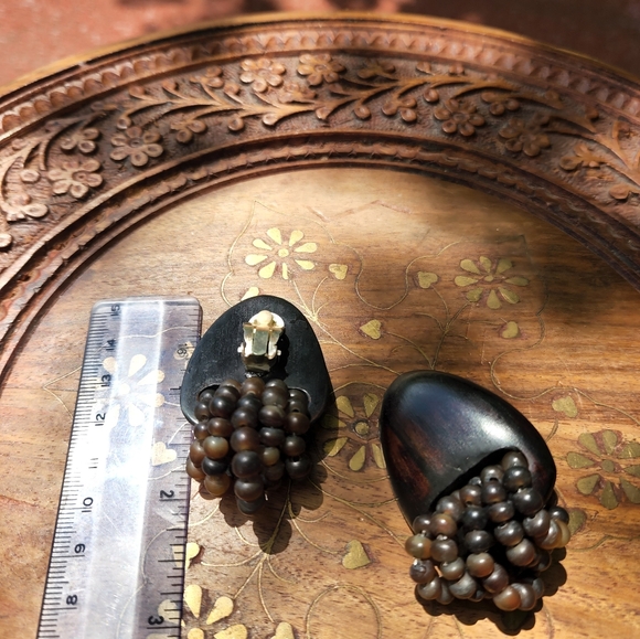 Vintage Monies Earrings - Picture 2 of 10